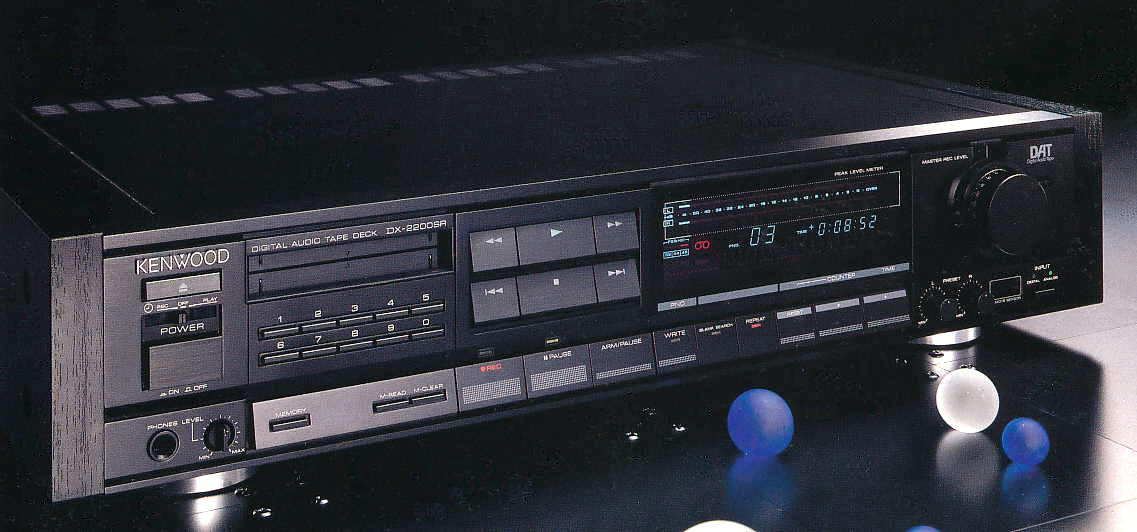 Kenwood DX-2200 SR-Prospekt-1987.jpg