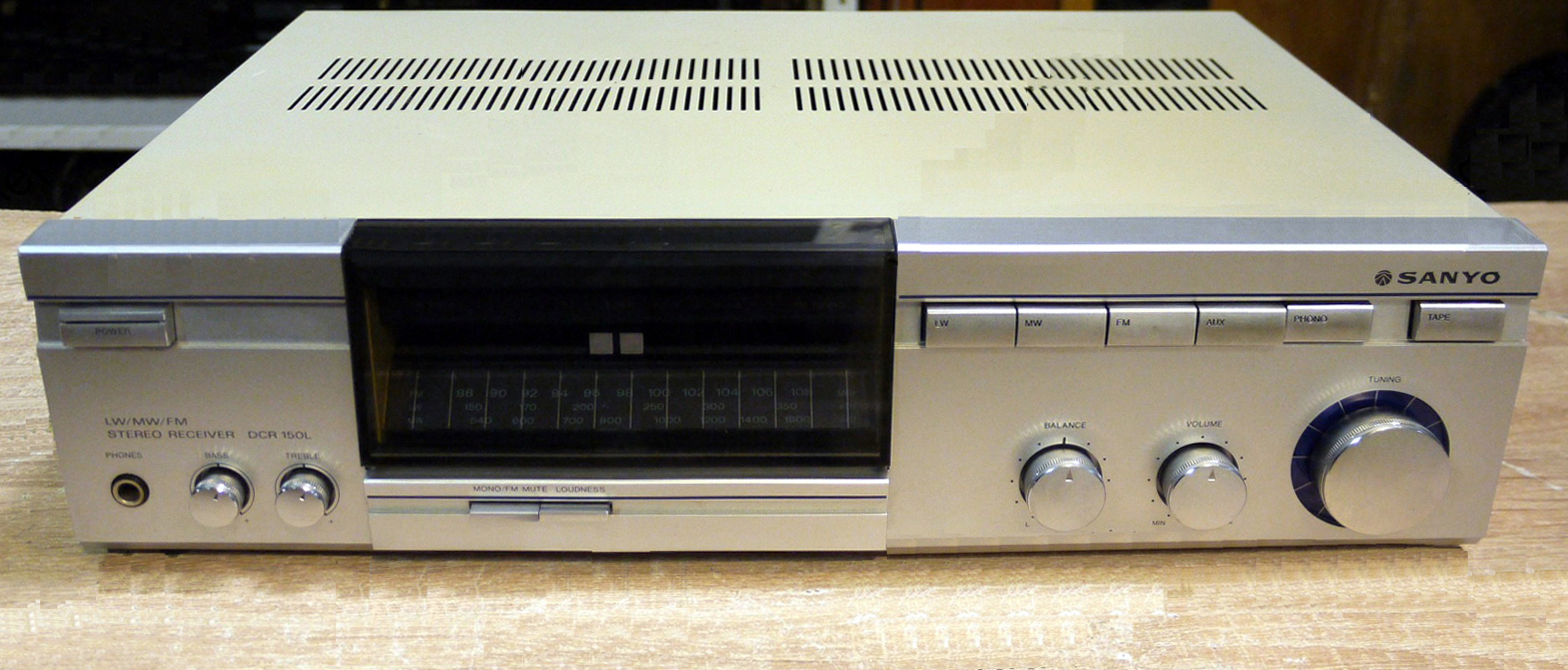 Sanyo DCR-150 L-1.jpg