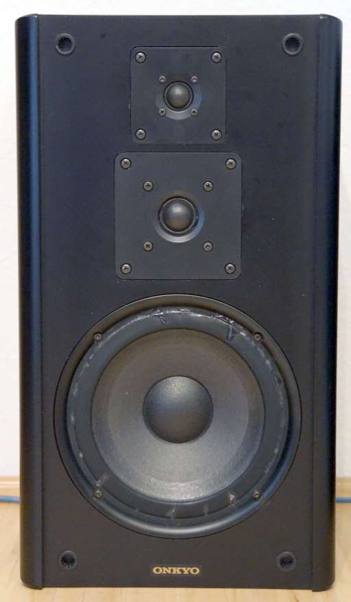 Onkyo SC-570 FrontWO.JPG