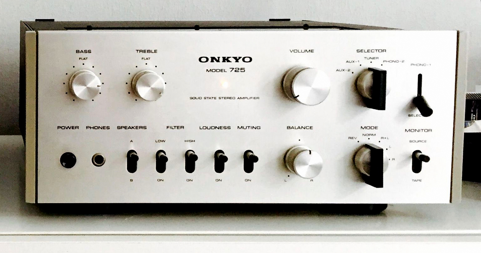 Onkyo Integra Model 725-1.jpg