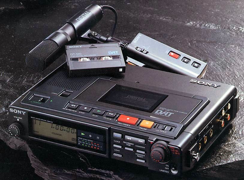 Sony TCD-D 10-Prospekt-1987.jpg