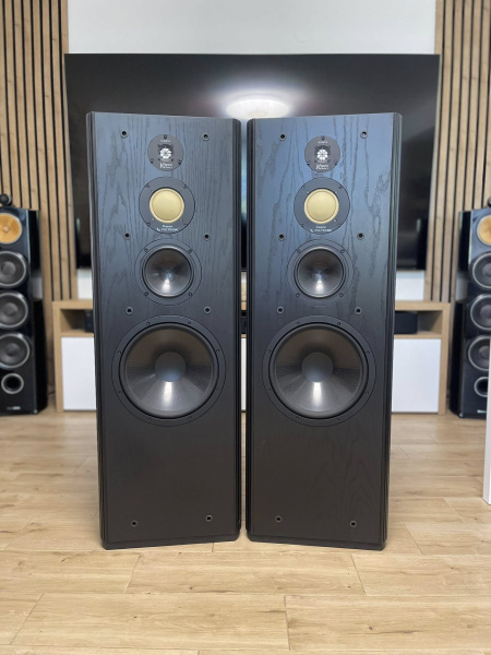 File:Infinity Kappa 8.2i f.jpg