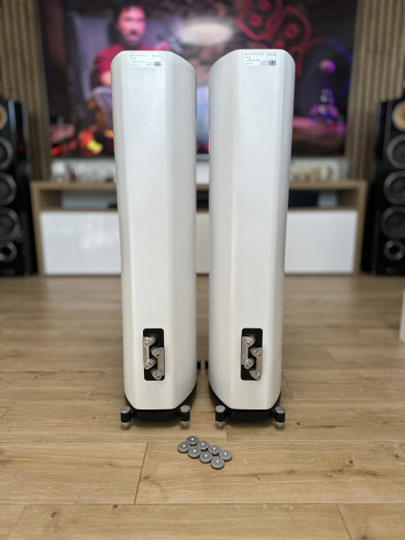 File:Wharfedale Evo 4.3 b.jpg