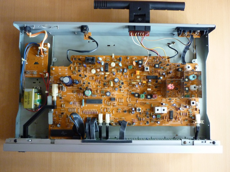 File:JVC Tuner X30L innen.JPG