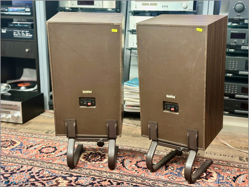 File:Akai sw137-II b.jpg