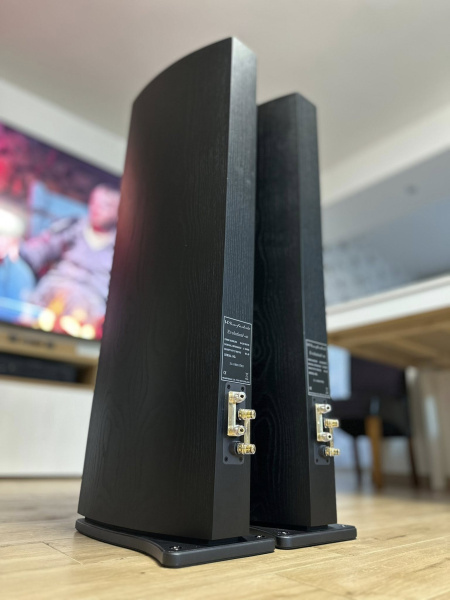 File:Wharfedale Evo2-40 bb.jpg