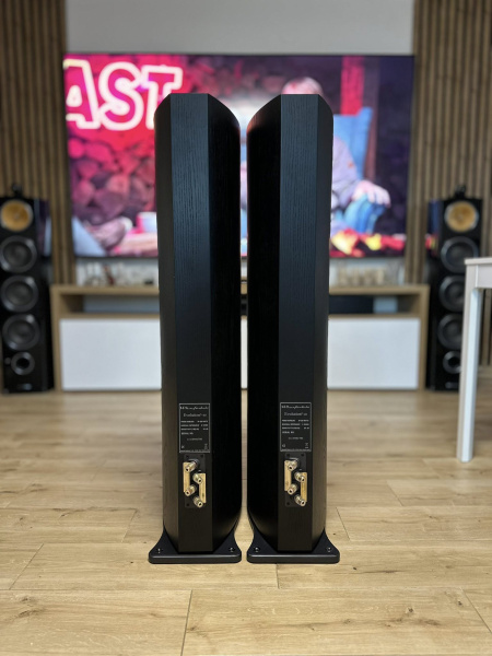 File:Wharfedale Evo2-40 b.jpg