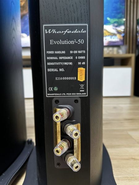 File:Wharfedale Evo2-50 l.jpg