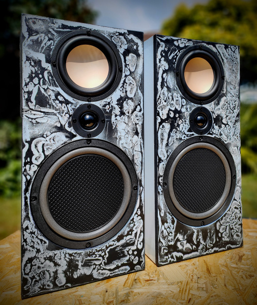 File:Aurora Rose MONOLITH 1.jpg