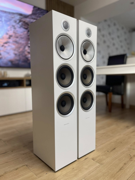 File:B&W 703 S2 f3.jpg