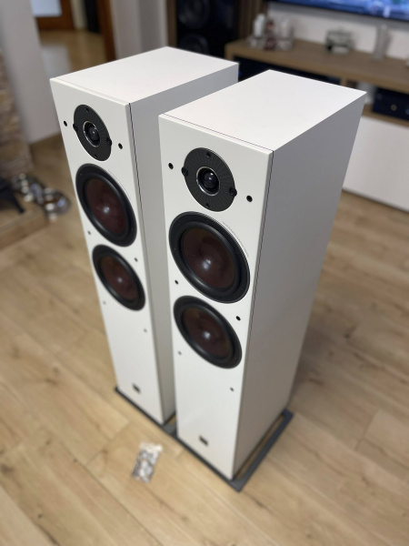 File:Dali Oberon 7 u.jpg