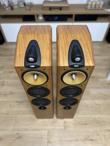 File:B&W CDM9NT u.jpg