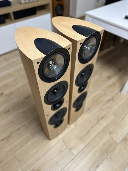 File:KEF IQ9 u.jpg