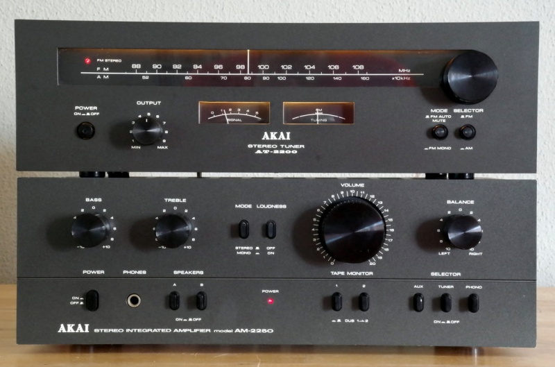 File:Akai AM-2250-AT-2200-1.jpg