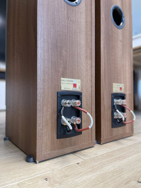 File:Dali Ikon 8 l.jpg