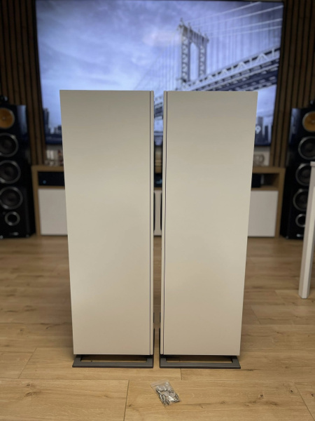 File:Dali Oberon 7 s.jpg