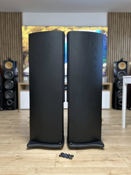 File:Wharfedale Evo2-50 s.jpg