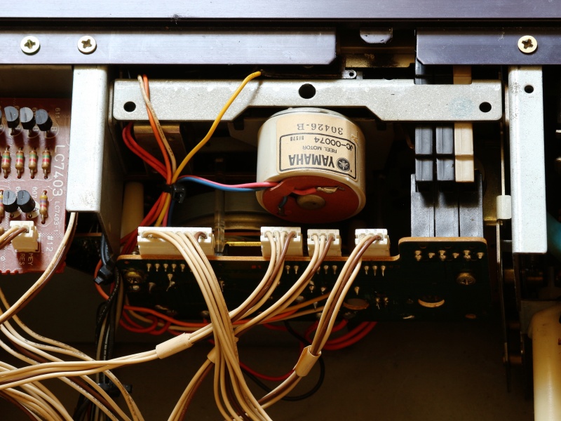 File:Yamaha k-1000 reel motor.JPG