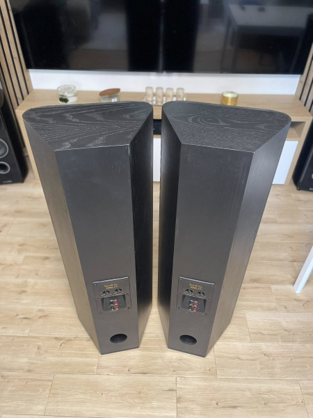 File:Infinity Kappa 8.2i u.jpg