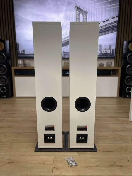 File:Dali Oberon 7 b.jpg