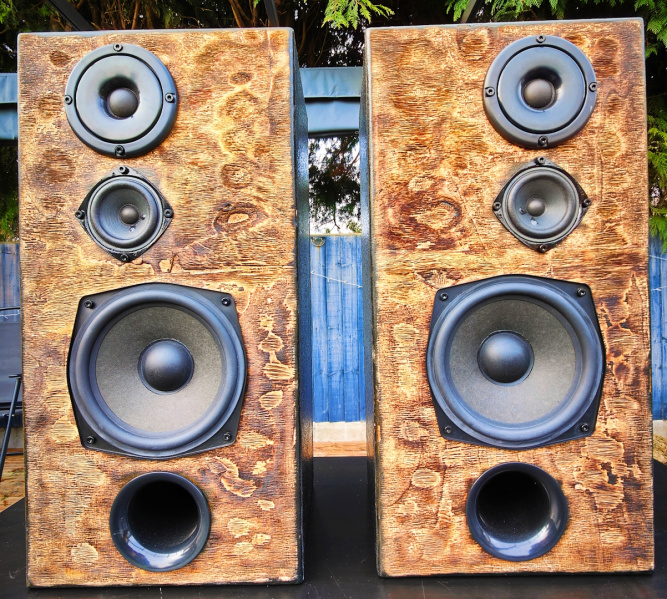 File:DiVAN WoodKen 3.jpg