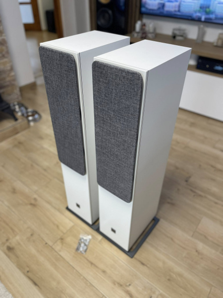 File:Dali Oberon 7 f2.jpg